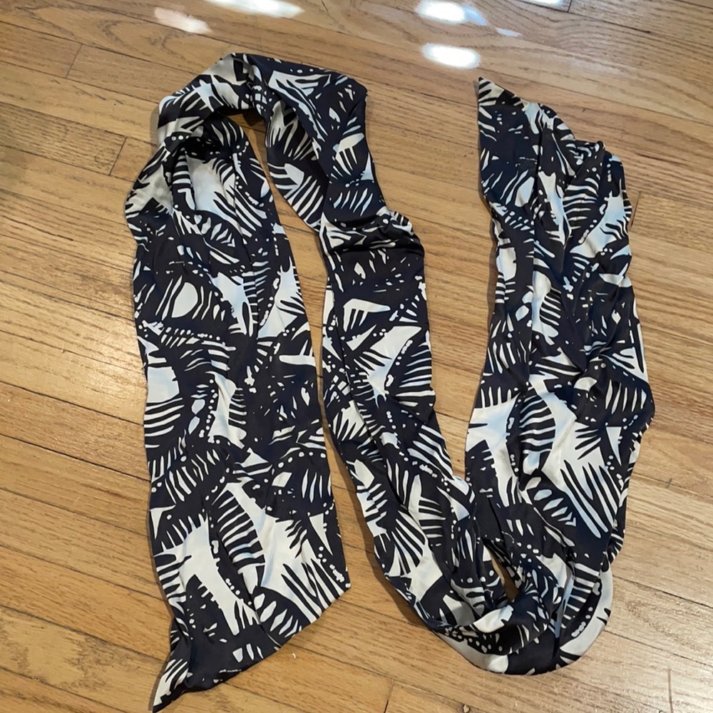 Vintage scarf 65 inches long